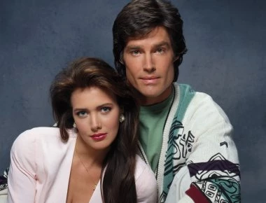 Δεν φαντάζεστε πως έγινε η Τέιλορ της σειράς «Τόλμη και Γοητεία» μετά τις πλαστικές (φωτο)